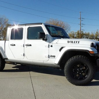 McKinney VIP Transportation - Jeep Gladiator - Town Car Service Near Me McKinney VIP Transportation - Jeep Gladiator - Town Car Service Near Me