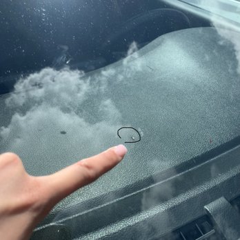 Europcar - The damage they claim ruined the entire windshield - Car Rental Near Me - México, D.F., DIF