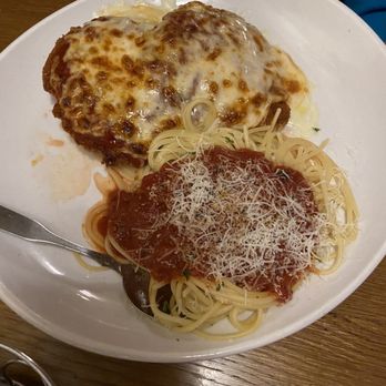 Olive Garden Italian Restaurant - Chicken Parmigiana - Italian Near Me - Folsom, California