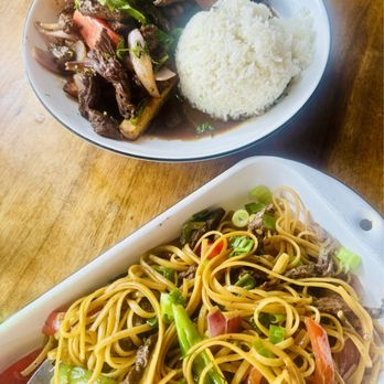 Bodegon No 69 - Tallarin Saltado y Lomo Saltado. - Latin American Near Me - Pasadena, California