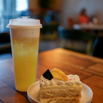 La Luna Tea and Dessert Bar - Desserts Near Me - Las Vegas, Nevada