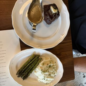 Aubrey - 6oz filet - American Near Me - St. Louis, Missouri