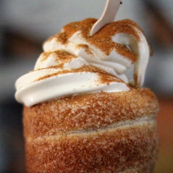 Eva's Original Chimneys - Eva's Apple Pie - Desserts Near Me - Toronto, Ontario