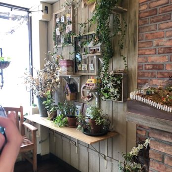 Cafe Bench - Cafes Near Me - Flushing, New York