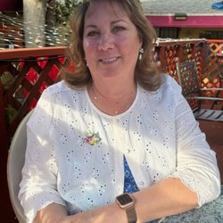 Lovley Piano Studio - With over 27 years of teaching experience, Tracy Lovley brings both expertise and warmth to every music lesson.  Parents appreciate Tracy's