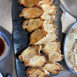 Mai Xiang Yuan - Pan fried pork and Chinese cabbage dumplings