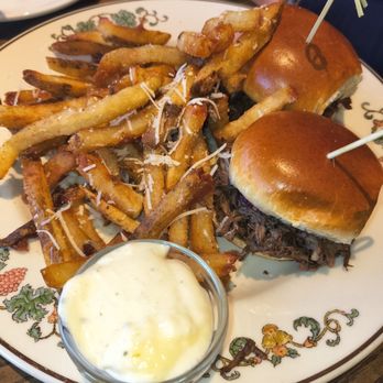 Green Valley Grill - Short Rib sliders with truffle fries - Modern European Near Me - Greensboro, North Carolina Green Valley Grill - Short Rib sliders with truffle fries - Modern European Near Me - Greensboro, North Carolina