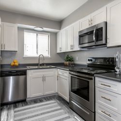 Bennington Apartments - White Kitchen