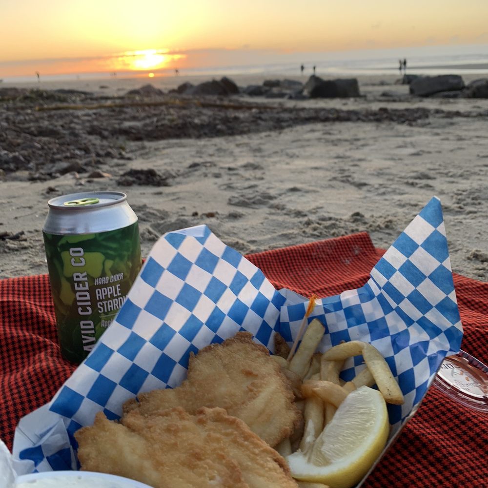 Tom's Fish N Chips - Halibut fish and chips on the beach *chefskiss* - Burgers Near Me - Cannon Beach, Oregon Tom's Fish N Chips - Halibut fish and chips on the beach *chefskiss* - Burgers Near Me - Cannon Beach, Oregon