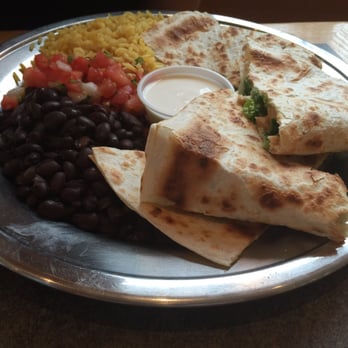 Bueno Y Sano - Spinach and Chicken Quesadillas and Fish Tacos. - Mexican Near Me - Acton, Massachusetts Bueno Y Sano - Spinach and Chicken Quesadillas and Fish Tacos. - Mexican Near Me - Acton, Massachusetts