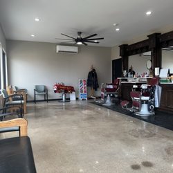 Barbershop Deluxe - View inside looking South