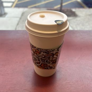 Joey No Nuts Cafe - Dirty Chai with Oat Milk - Cafes Near Me - Hoboken, New Jersey
