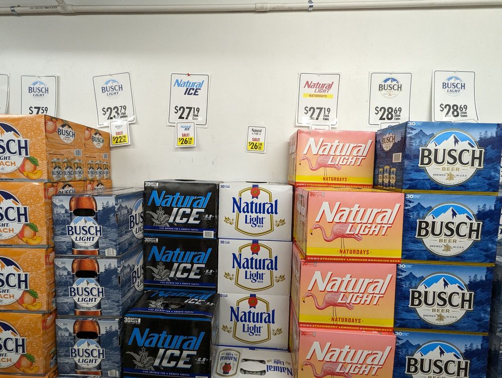 DISCOUNT LIQUOR Updated September 2024 12 Photos & 18 Reviews 111