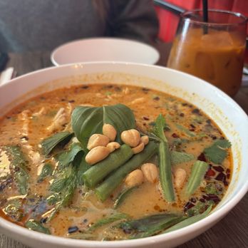 Mawn - Yellow Curry Noodle w/ Chicken - Cambodian Near Me - Philadelphia, Pennsylvania Mawn - Yellow Curry Noodle w/ Chicken - Cambodian Near Me - Philadelphia, Pennsylvania
