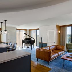 Merriweather Lakehouse, Autograph Collection