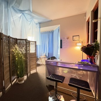 Juju Massage Therapy - Reception - Massage Therapy Near Me - Riverside, California