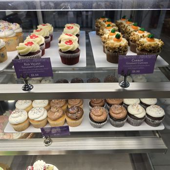 Deerfields Bakery - Cupcakes - Bakeries Near Me - Buffalo Grove, Illinois