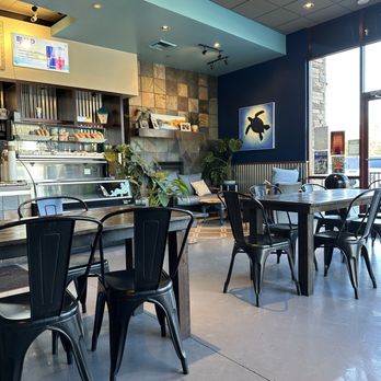 Big Wave Coffeehouse - Inside on a Sunday afternoon - Coffee & Tea Near Me - Folsom, California