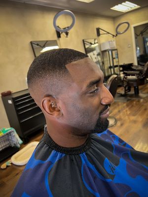 Heir Studios Barbershop - Signature Mid Fade Cut