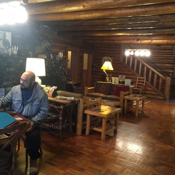 Weasku Inn Historic Resort - Lobby area - Hotels Near Me - Grants Pass, Oregon