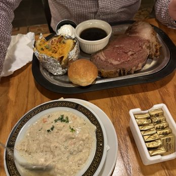 Pheasant Restaurant & Lounge - Chicken wild rice soup and prime rib - New American Near Me - Brookings, South Dakota Pheasant Restaurant & Lounge - Chicken wild rice soup and prime rib - New American Near Me - Brookings, South Dakota