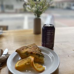 Ojai Coffee Roasters - Broccoli and cheddar quiche - yummy