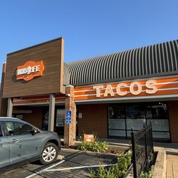 Tacos 4 Life - Outside