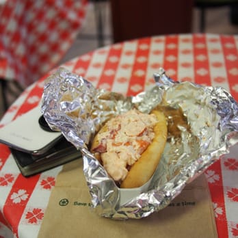 James Hook & Co - Lobster Roll is fully stuffed with lobster meat !! Also toasted well - Seafood Near Me - Boston, Massachusetts