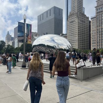 Cloud Gate - Public Art Near Me - Chicago, Illinois