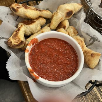 1750 Taphouse - Garlic knots - Pizza Near Me - Bedford, New Hampshire