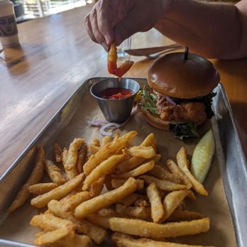 Idyllwild Brewpub - Fish burger - Brewpubs Near Me - Idyllwild, California