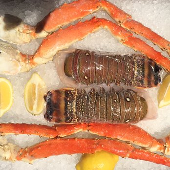 Seafood Express - crab legs, lobster claws, and lemon wedges - Seafood Markets Near Me - Skokie, Illinois