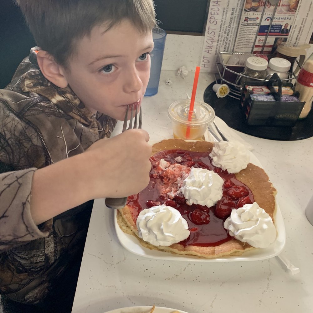 Stuffy's II - Pancake with Strawberry - Breakfast & Brunch Near Me - Longview, Washington Stuffy's II - Pancake with Strawberry - Breakfast & Brunch Near Me - Longview, Washington