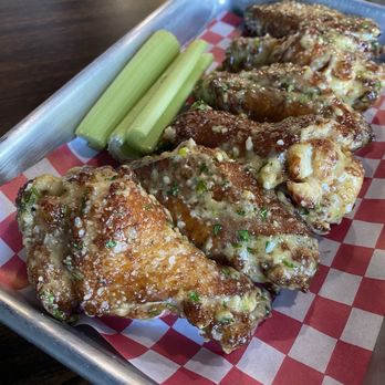 Surefire pizza - chicken wings with garlic parm sauce - Pizza Near Me - Modesto, California Surefire pizza - chicken wings with garlic parm sauce - Pizza Near Me - Modesto, California