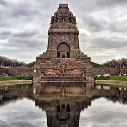 Völkerschlachtdenkmal - Wirkt als fehle was an der Spitze (12/2022)