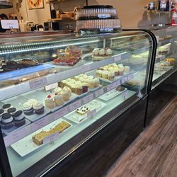 Nana's Lil Sweets - Cakes and cupcakes