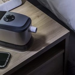 CPAP Store London - Travel CPAP machine with humidifier and water chamber