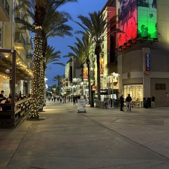 Downtown Burbank - Lovely evening - Local Flavor Near Me - Burbank, California