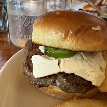 Red Bluff Taphouse - Gastropubs Near Me - Stevenson, Washington