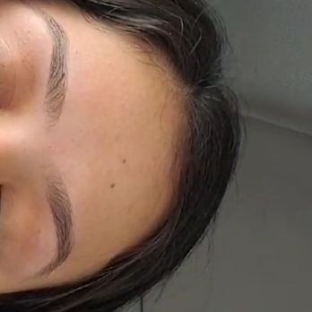 Sony's Eyebrows & More - You can see the uneven length and she took off way too much hair... the left eyebrow is missing alot of hair towards the ends - Eyebrow Services Near Me - Humble, Texas