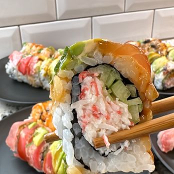 Fin’s House - Rainbow roll - Sushi Bars Near Me - Sacramento, California Fin’s House - Rainbow roll - Sushi Bars Near Me - Sacramento, California