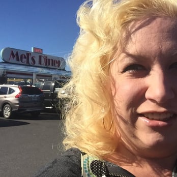 Mel's Diner - Awesome place!!!!! - Diners Near Me - Pigeon Forge, Tennessee