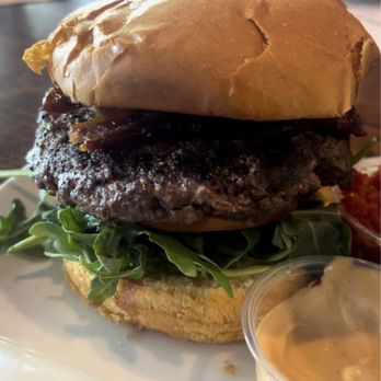 KIN Windsor - 1/2 lb. Kin Burger - no cheese, sauces on side  (insta: @keepitfitfoodie) - New American Near Me - Windsor, California