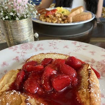 Little Hen - French toast - Breakfast & Brunch Near Me - Miami, Florida Little Hen - French toast - Breakfast & Brunch Near Me - Miami, Florida