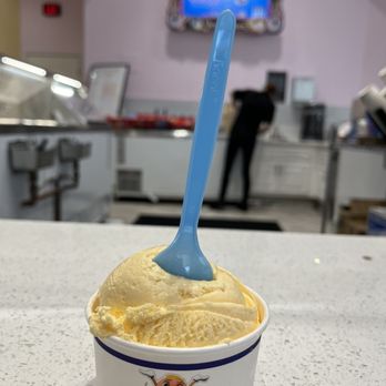 EddieWorld - Homemade ice cream - Service Stations Near Me - Yermo, California