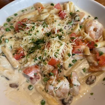 Maggie McFly's | Springfield - Chicken and Roasted Garlic Pasta - American Near Me - Springfield, Virginia