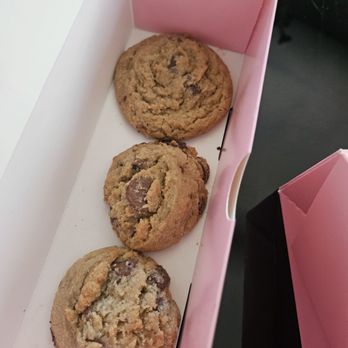 Crumbl - Brea - Mini chocolate chip - Bakeries Near Me - Brea, California Crumbl - Brea - Mini chocolate chip - Bakeries Near Me - Brea, California