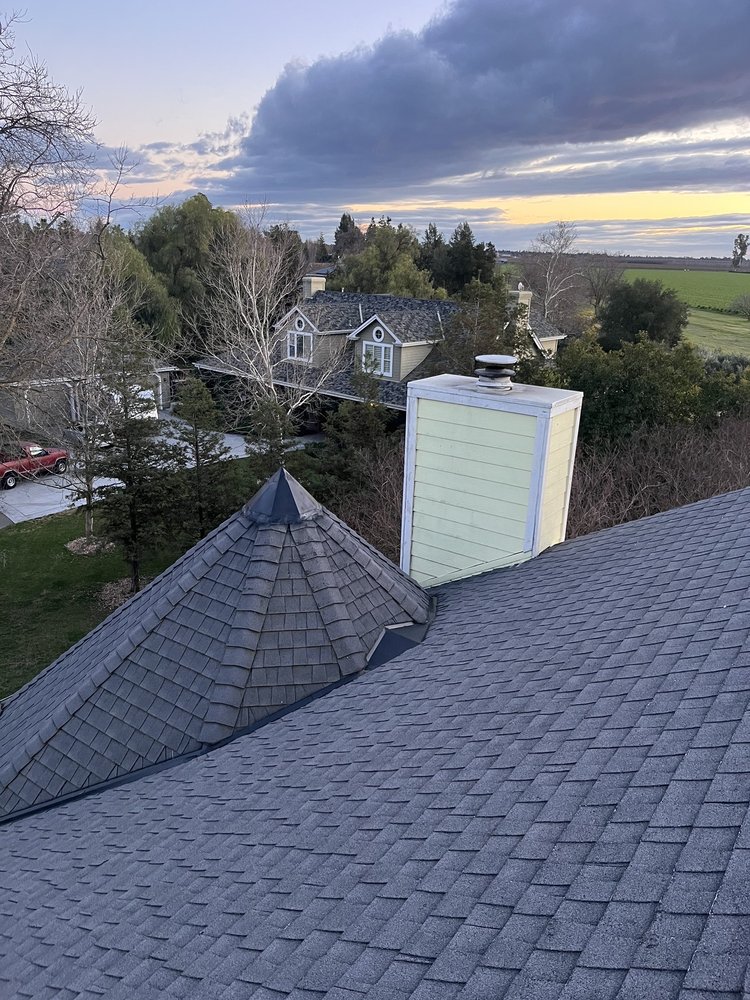 Slide of Bucio’s Roofing