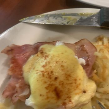 Claim Jumper Restaurants - Eggs Benedict and blood orange mimosa - American Near Me - Laughlin, Nevada