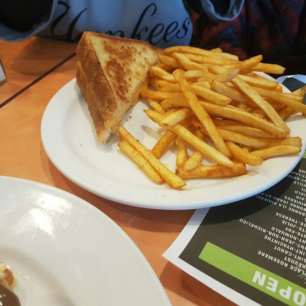 Ben & Florentine - Grilled Cheese with fries - Breakfast & Brunch Near Me - Oakville, Ontario